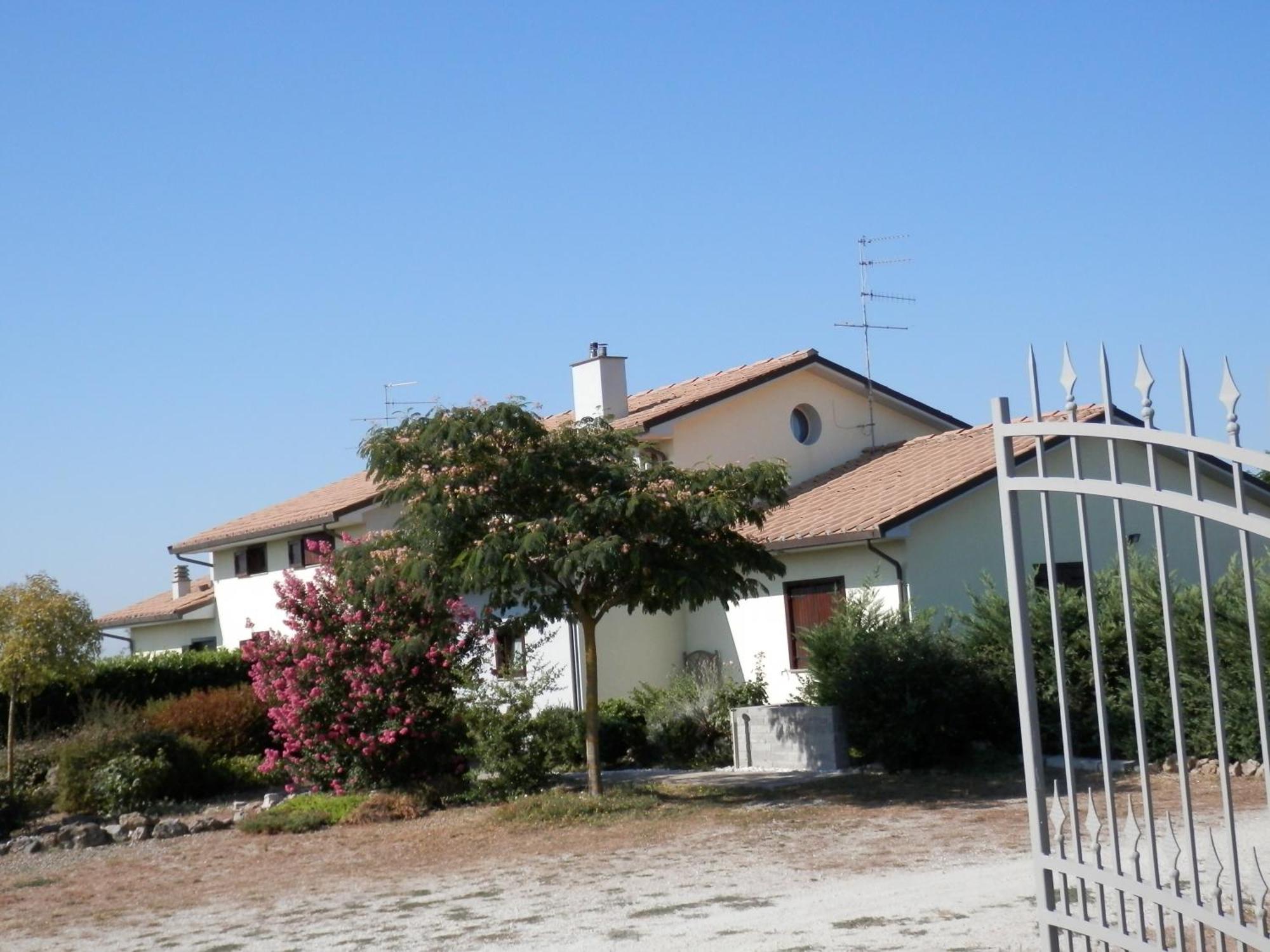 A Viterbo Terme "Casa Vacanze Al Melograno" Apartment Luaran gambar